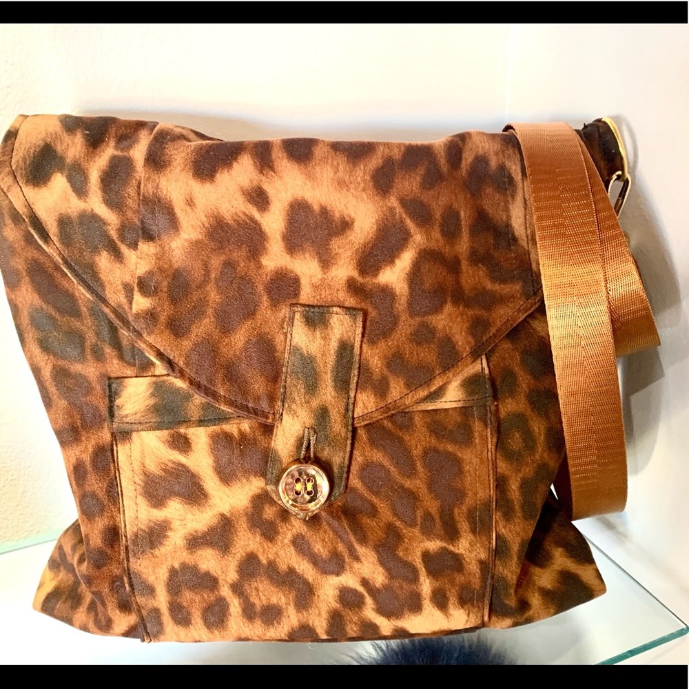 Medium sized crossbody leopard print purse
